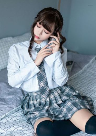 《教室里的激情》_HD手机在线观看